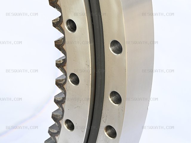 SWING BEARING HITACHI ZX120