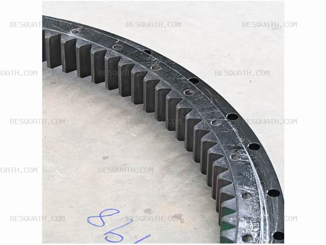 SWING BEARING SUMITOMO SH130