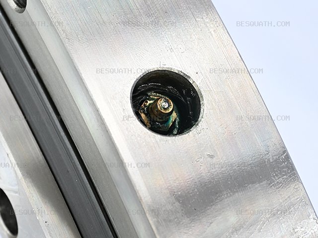 SWING BEARING HITACHI ZX60