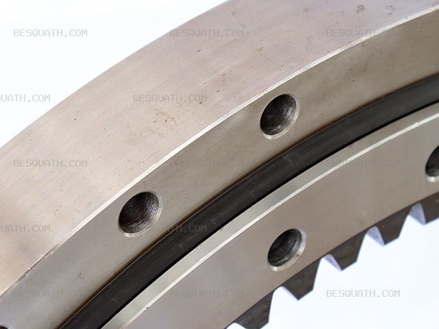 SWING BEARING KOMATSU PC70-8
