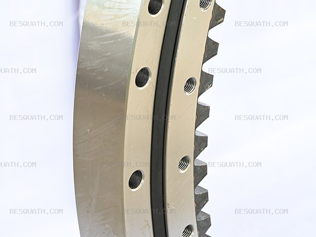 SWING BEARING KOMATSU PC120