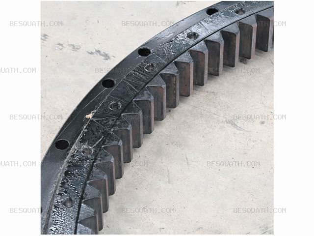 SWING BEARING SUMITOMO SH130