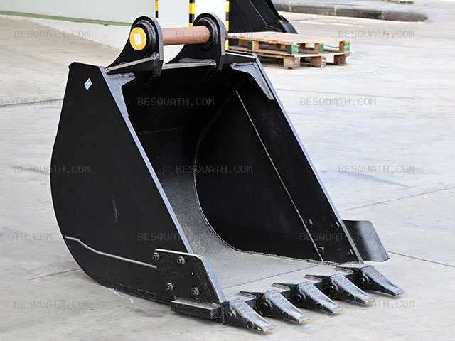 BUCKET KOMATSU PC200