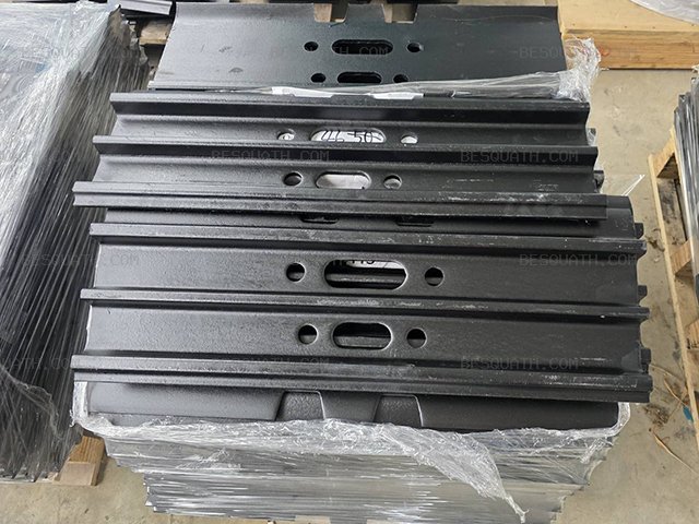 TRACK SHOE KOBELCO SK200