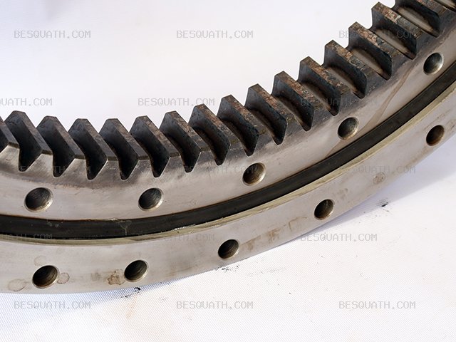 SWING BEARING KOMATSU PC70-8