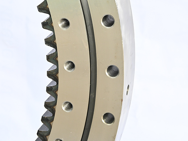 SWING BEARING SANY SY135
