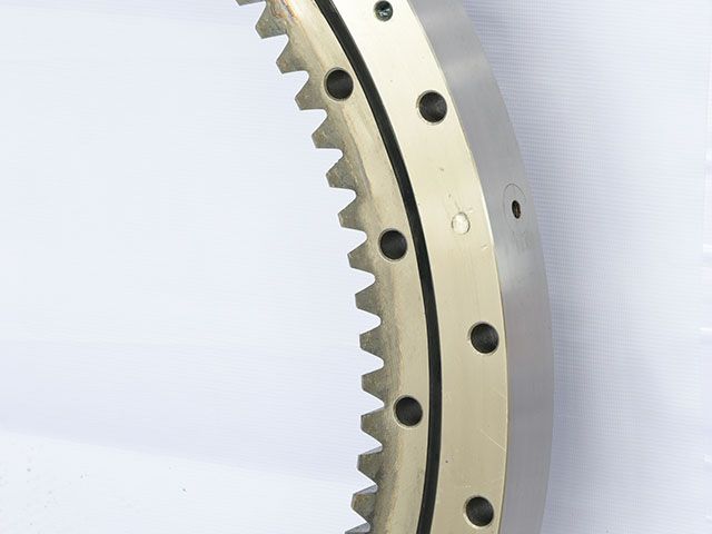 SWING BEARING KOMATSU PC58-8