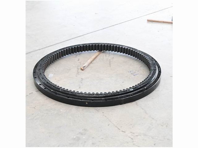 SWING BEARING SUMITOMO SH130