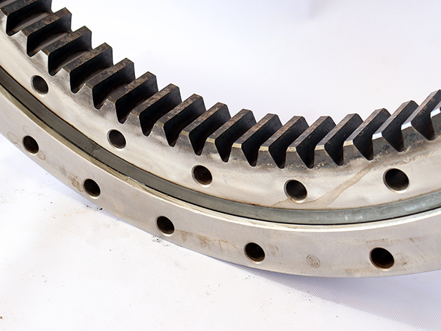 SWING BEARING KOMATSU PC70-8
