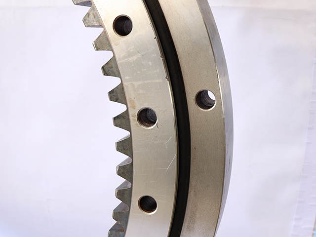 SWING BEARING KOMATSU PC70-8