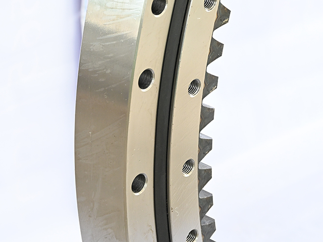 SWING BEARING KOMATSU PC120