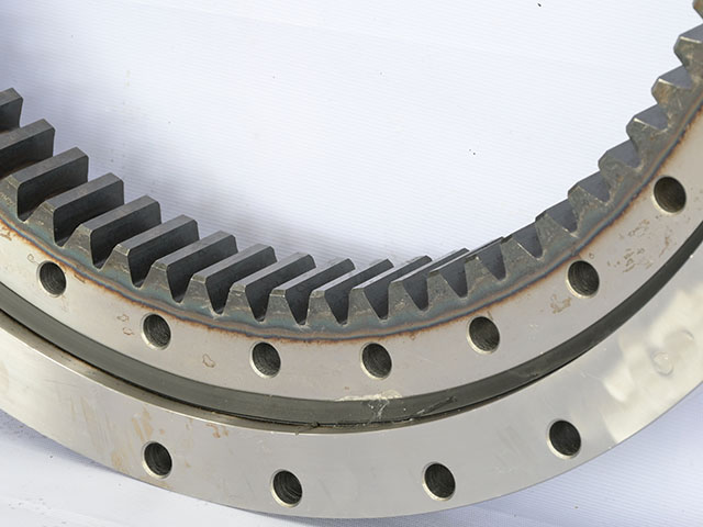 SWING BEARING KOBELCO SK75