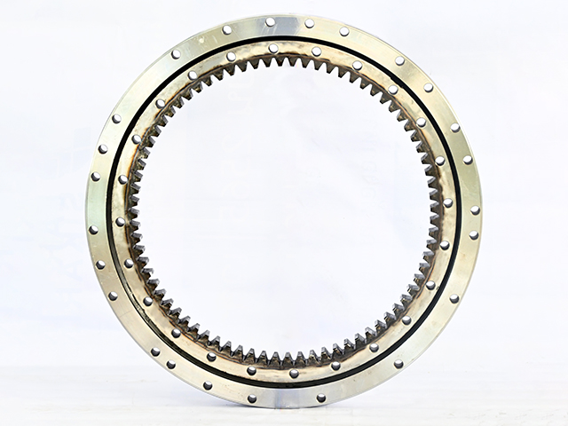SWING BEARING KOMATSU PC60