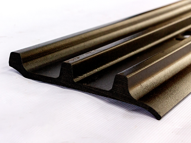 TRACK SHOE KOMATSU PC130-7