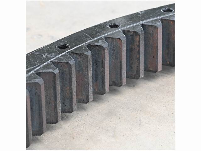SWING BEARING SUMITOMO SH130
