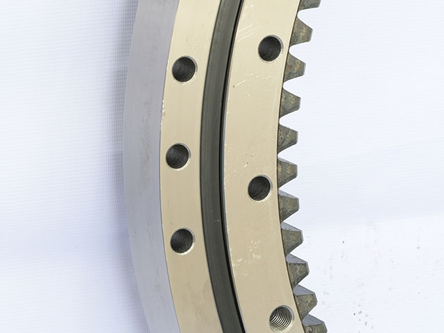 SWING BEARING KOMATSU PC58-8